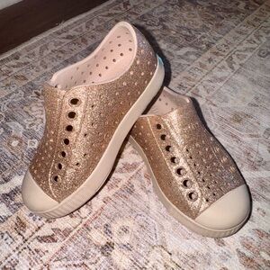 Gold Toddler Natives
Size: C8